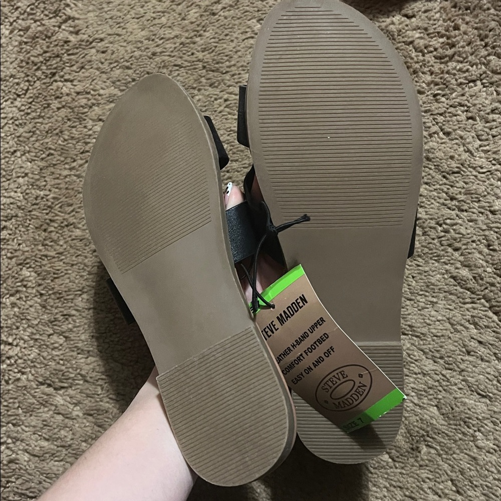 Steve Madden Black Leather Slide Sandals - Picture 2 of 2